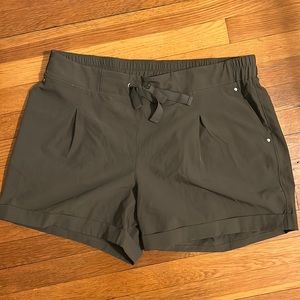 Barely worn! Stylish shorts